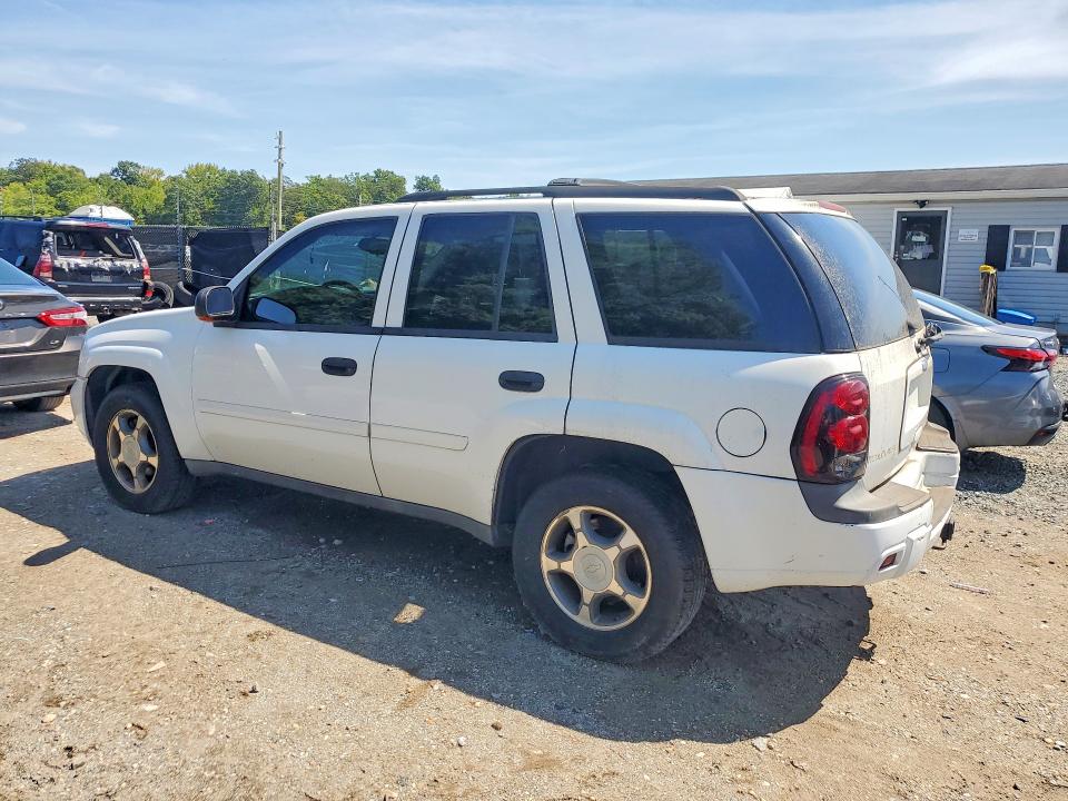 Photo 2 from auction – 2008 CHEVROLET TRAILBLAZER with VIN 1GNDT13S982139403