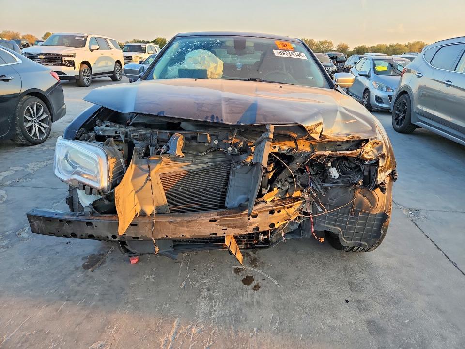 Zdjęcie 5 z aukcji – 2019 CHRYSLER 300 z VIN 2C3CCAAG9KH661180