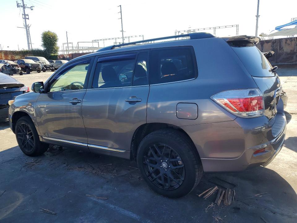 Photo 2 from auction – 2013 TOYOTA HIGHLANDER with VIN JTEBC3EH4D2017261