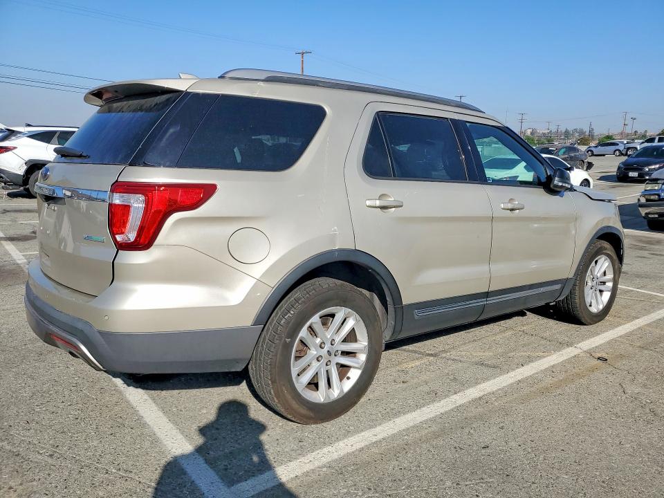 Снимка 3 от търг – 2017 FORD EXPLORER с VIN 1FM5K7DH4HGD90804