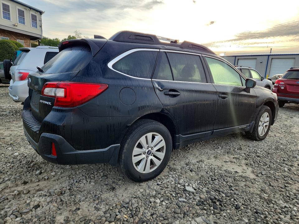 Снимка 3 от търг – 2018 SUBARU OUTBACK с VIN 4S4BSACC8J3225955