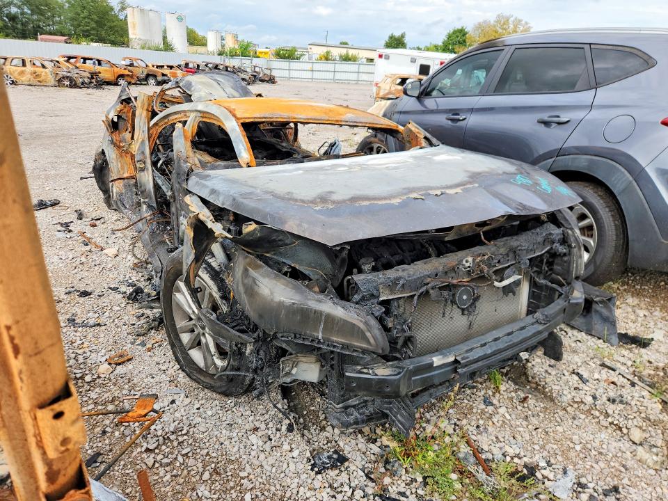 Снимка 4 от търг – 2015 HYUNDAI SONATA с VIN 5NPE24AF0FH169487
