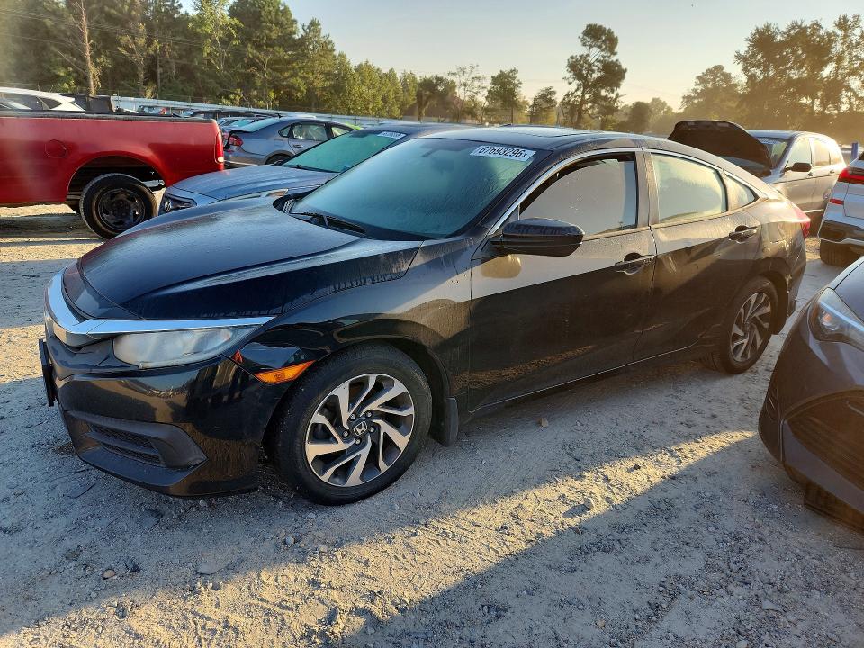 HONDA CIVIC 2017 with VIN 19XFC2F70HE018020 - Photo from auction