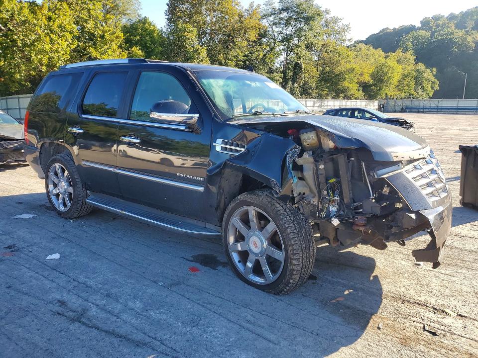 Снимка 4 от търг – 2011 CADILLAC ESCALADE с VIN 1GYS4BEFXBR265345