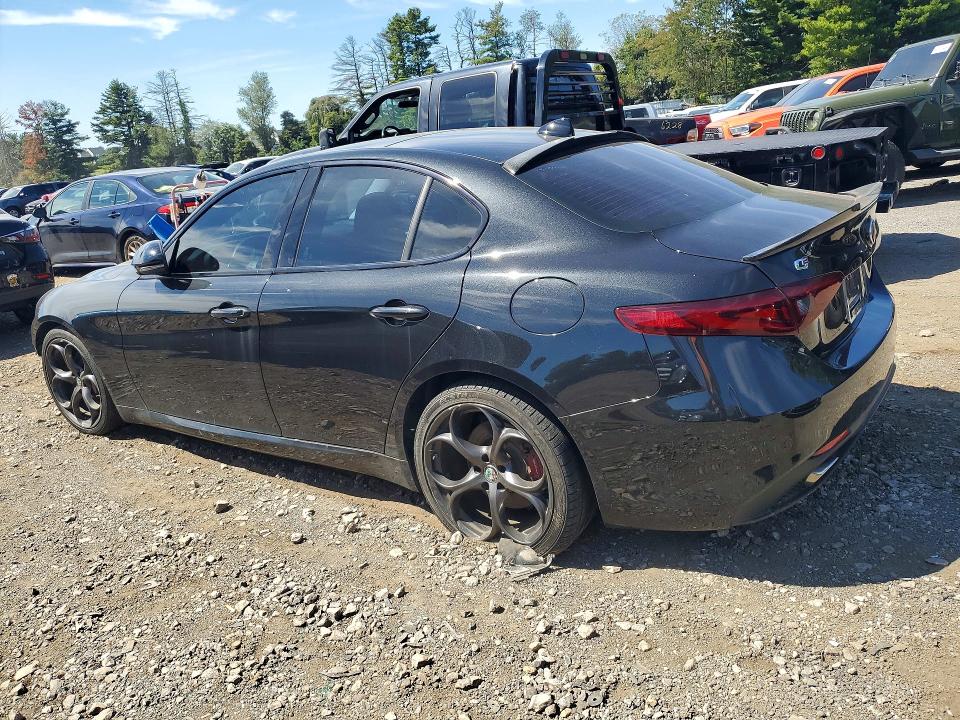 Фото 2 с аукциона – 2018 ALFA ROMEO GIULIA с VIN ZARFAECN8J7566787