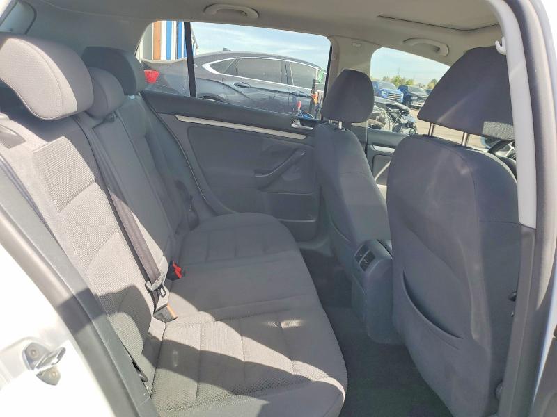 Photo 10 from auction – 2009 VOLKSWAGEN RABBIT with VIN WVWDB71K49W091143