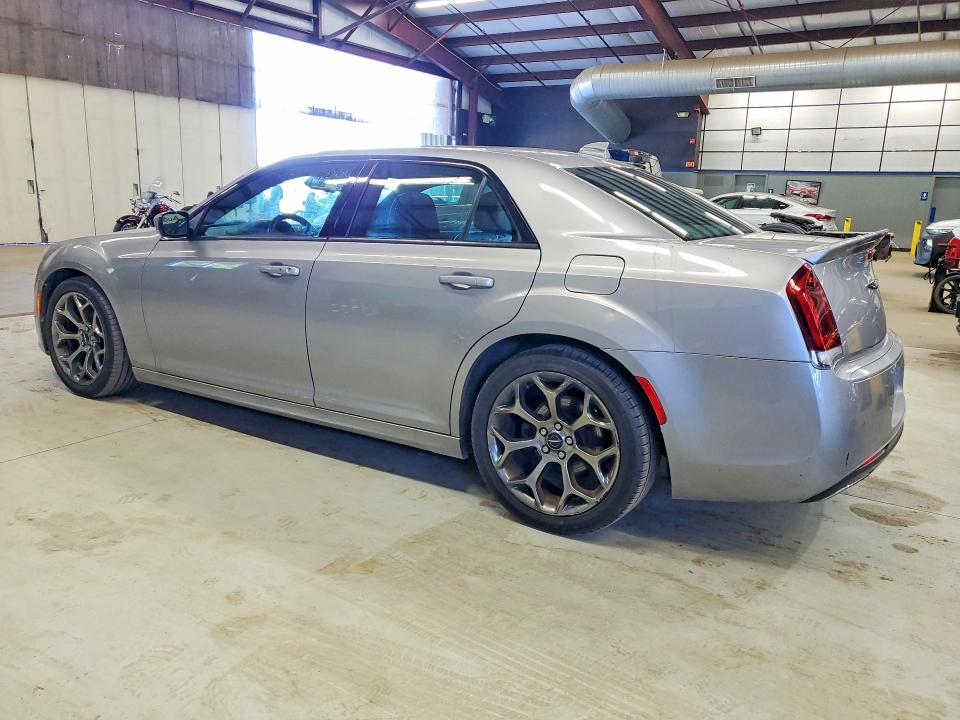 Photo 2 from auction – 2018 CHRYSLER 300 with VIN 2C3CCABG1JH266794