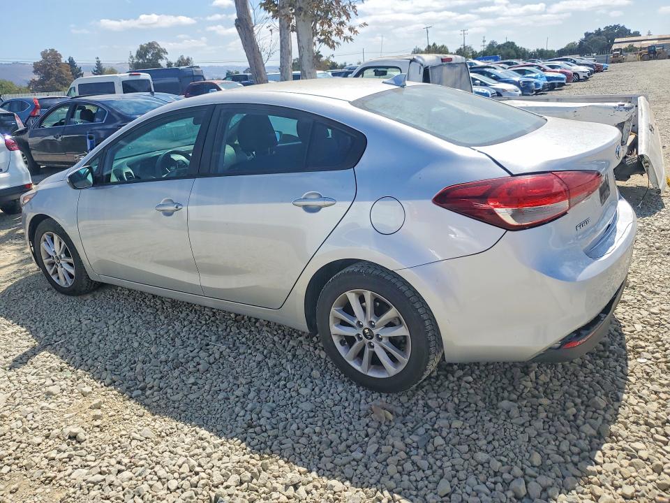 Photo 2 from auction – 2017 KIA FORTE with VIN 3KPFL4A76HE021815