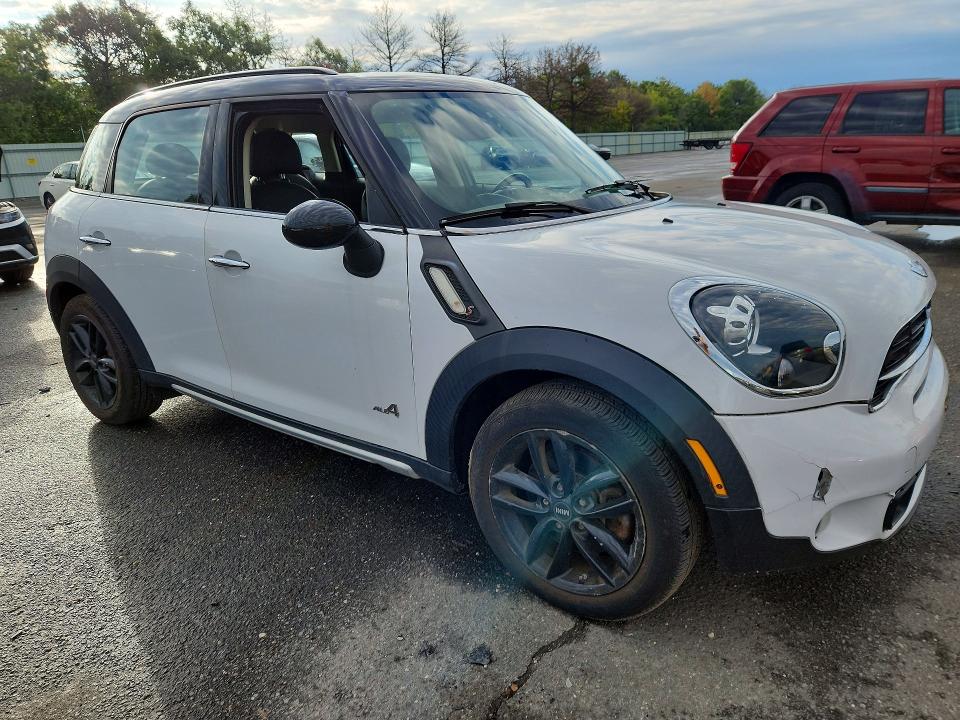 Foto 4 de la subasta – 2016 MINI COOPER con VIN WMWZC5C53GWU21976