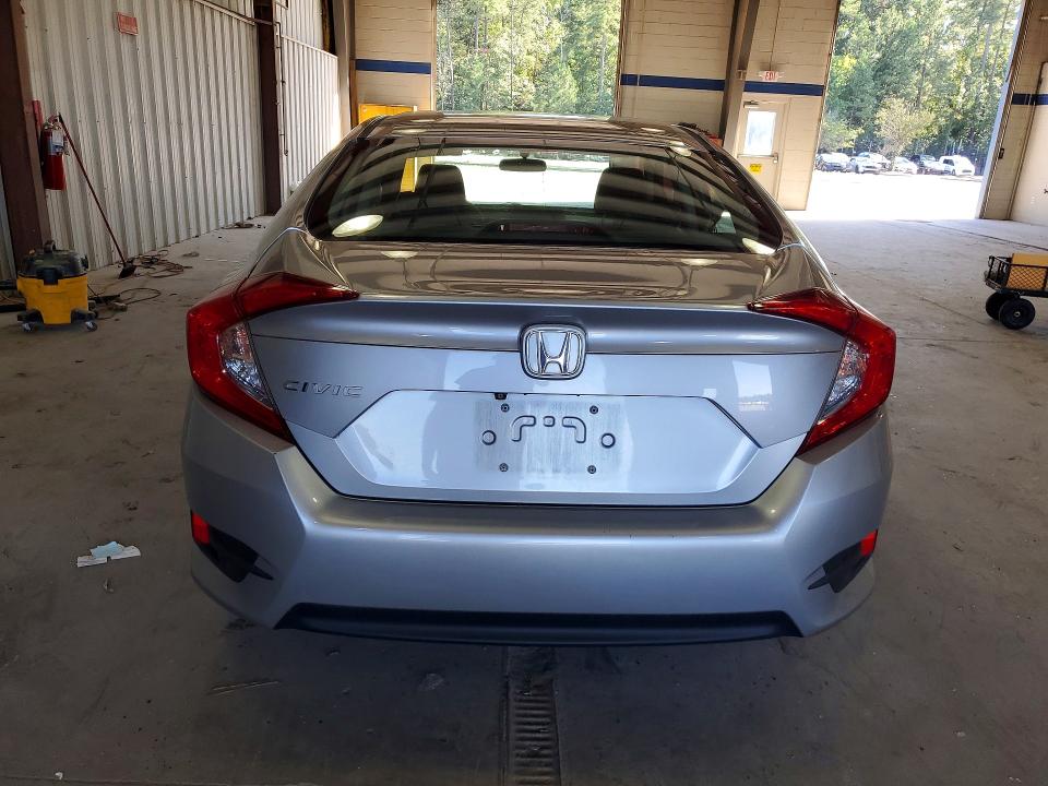 Photo 6 from auction – 2018 HONDA CIVIC with VIN 19XFC2F55JE011133