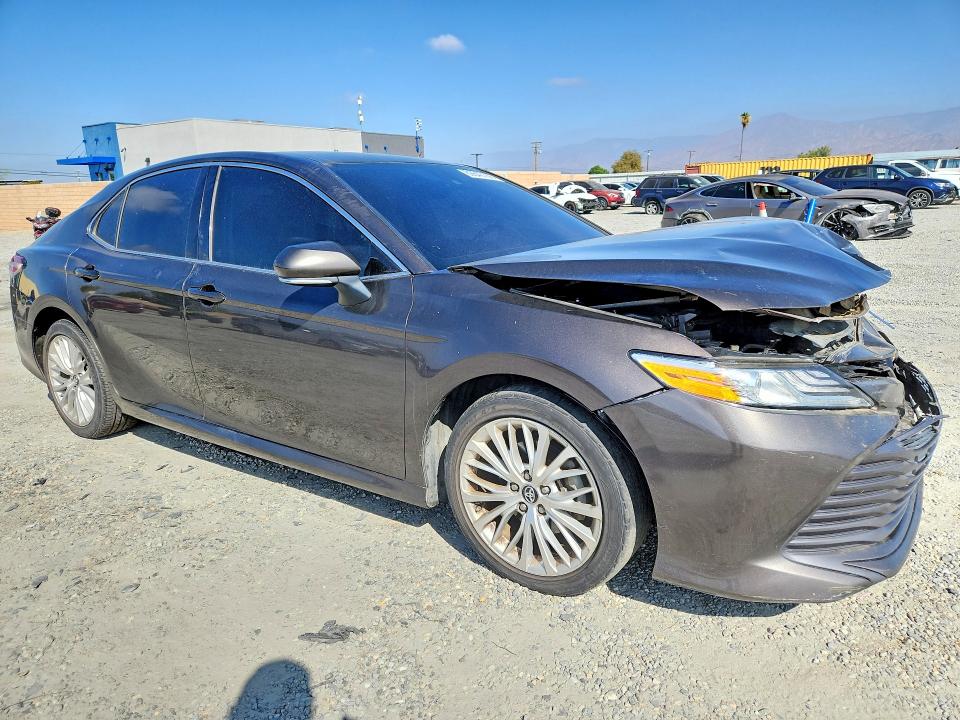 Снимка 4 от търг – 2019 TOYOTA CAMRY с VIN 4T1B11HK0KU257006