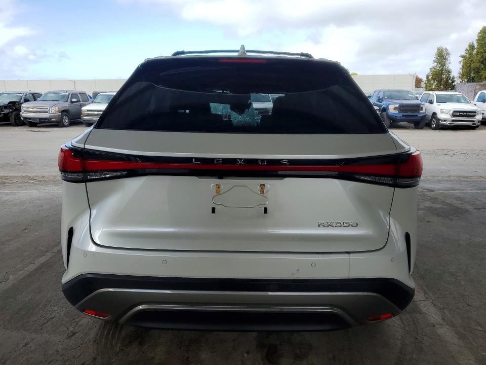 Foto 6 de la subasta – 2024 LEXUS RX 350 con VIN JTJCHMAAXR2014944