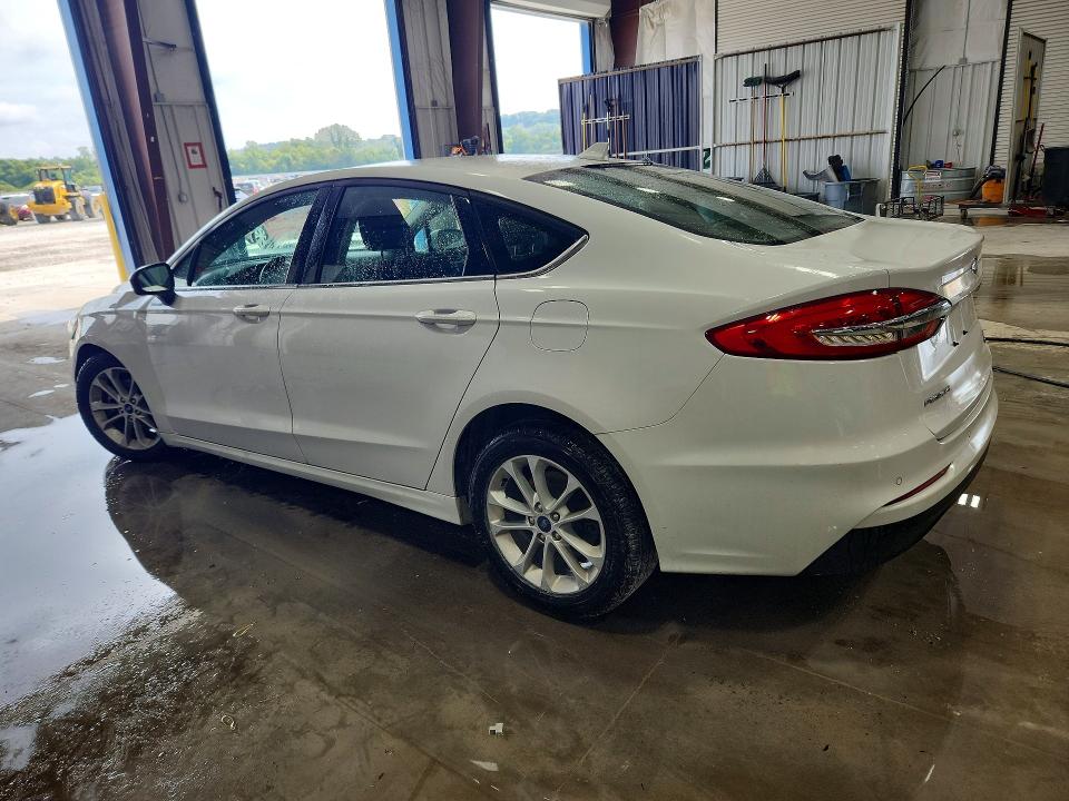 Photo 2 from auction – 2020 FORD FUSION with VIN 3FA6P0HD4LR169655