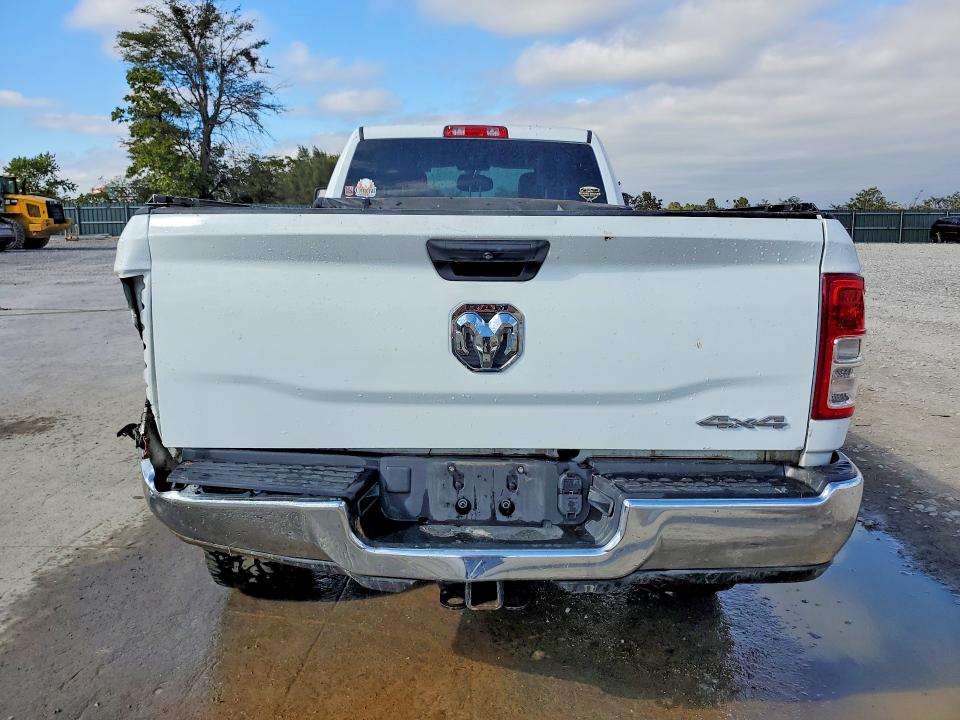 Снимка 6 от търг – 2024 RAM 2500 с VIN 3C6UR5HJ4RG293645