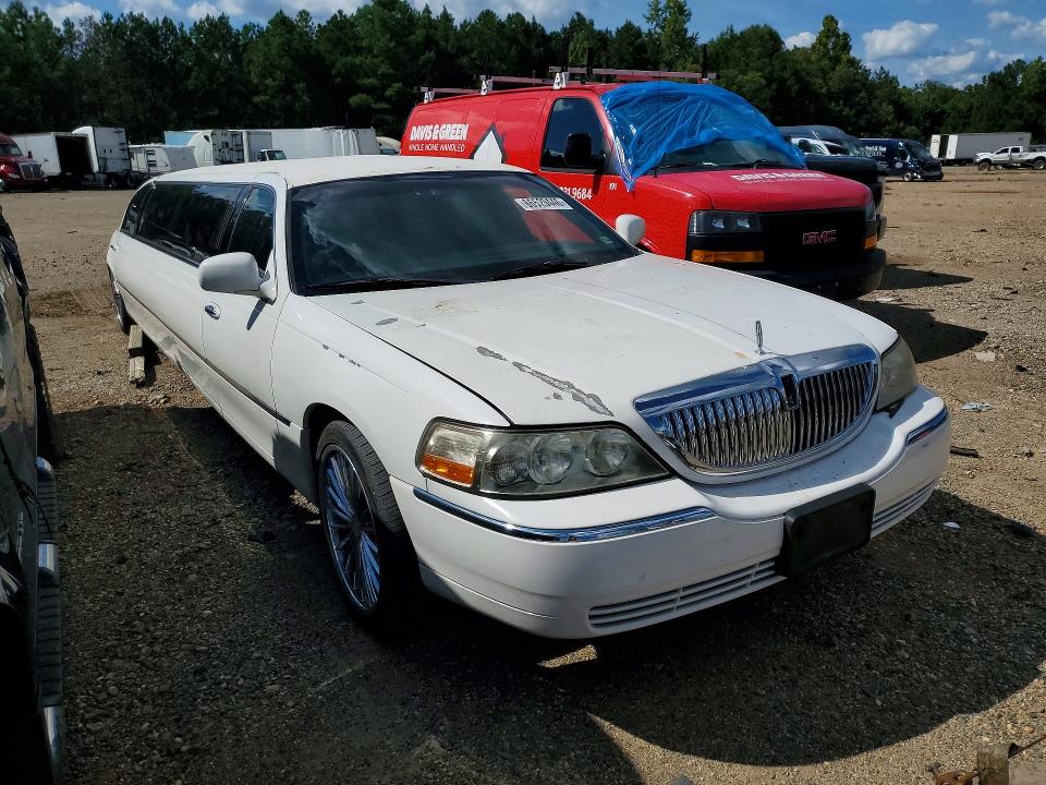 Photo 4 from auction – 2007 LINCOLN TOWN CAR with VIN 1L1FM88W07Y604372