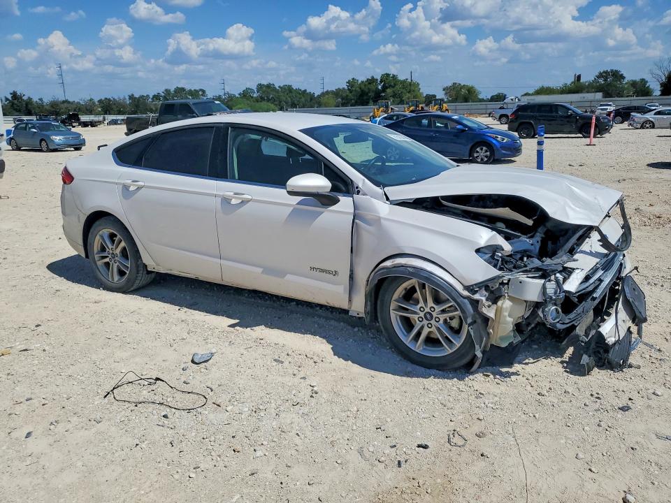 Photo 4 from auction – 2018 FORD FUSION with VIN 3FA6P0LUXJR245397