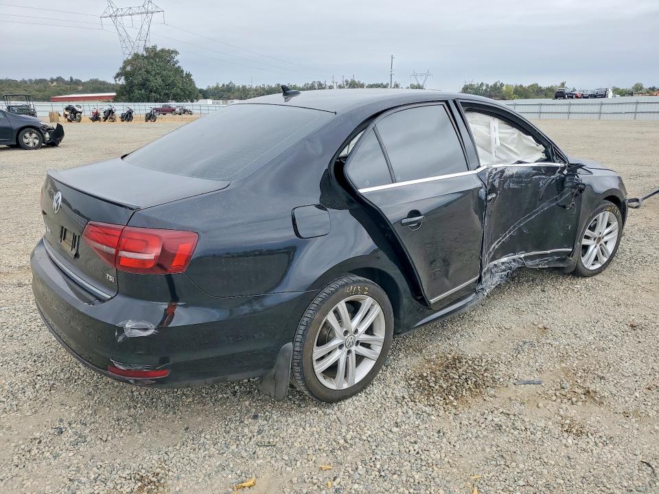 Photo 3 from auction – 2017 VOLKSWAGEN JETTA with VIN 3VWL17AJ0HM407283