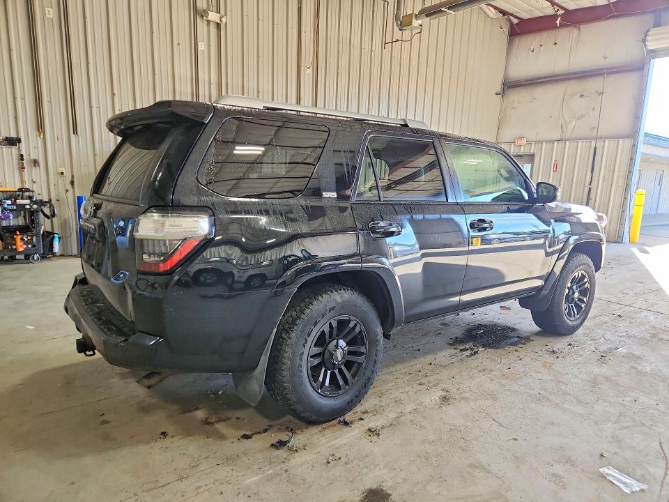 Photo 3 from auction – 2015 TOYOTA 4RUNNER with VIN JTEBU5JR3F5249214