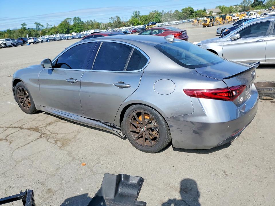 Photo 2 from auction – 2018 ALFA ROMEO GIULIA with VIN ZARFAEBN7J7590693