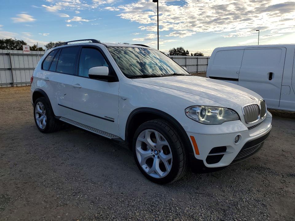 Photo 4 from auction – 2013 BMW X5 with VIN 5UXZW0C50D0B93559