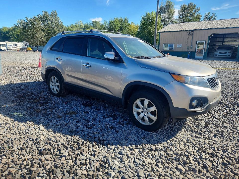 Photo 4 from auction – 2013 KIA SORENTO with VIN 5XYKT4A63DG421351