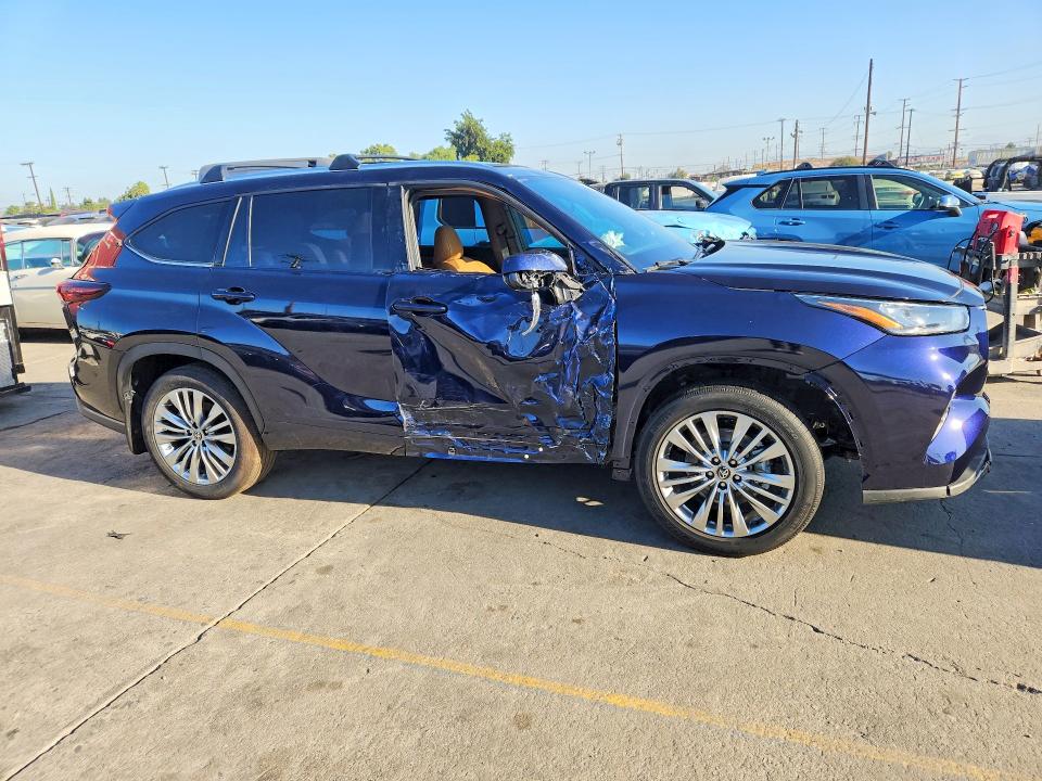 Photo 4 from auction – 2025 TOYOTA HIGHLANDER HYBRID with VIN 5TDEBRCH2SS689920