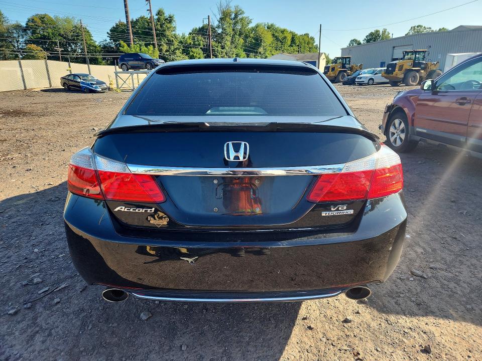 Photo 6 from auction – 2014 HONDA ACCORD with VIN 1HGCR3F99EA000236