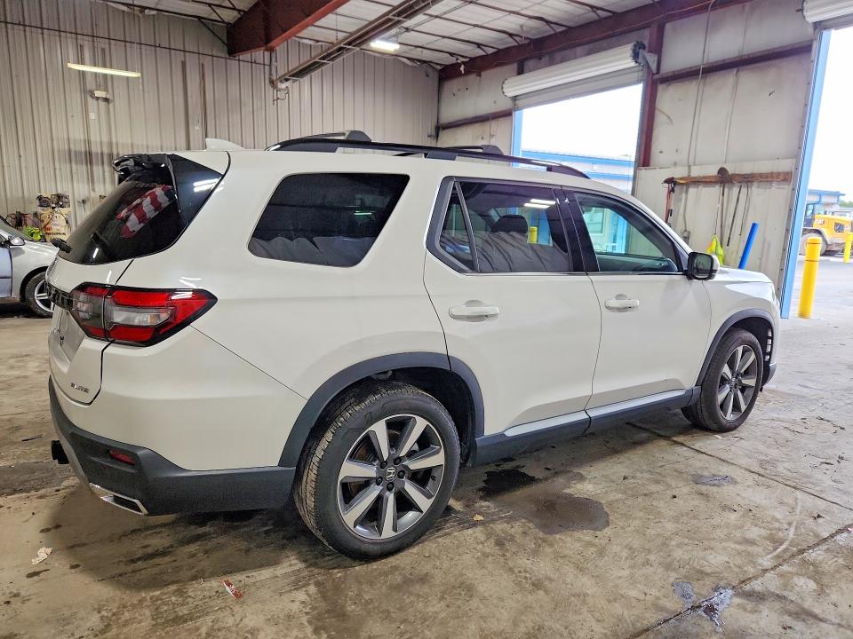 Photo 3 from auction – 2025 HONDA PILOT with VIN 5FNYG1H86SB142386