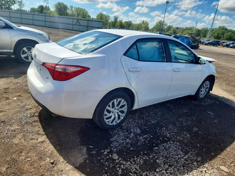 Photo 3 from auction – 2019 TOYOTA COROLLA with VIN 5YFBURHE7KP933341