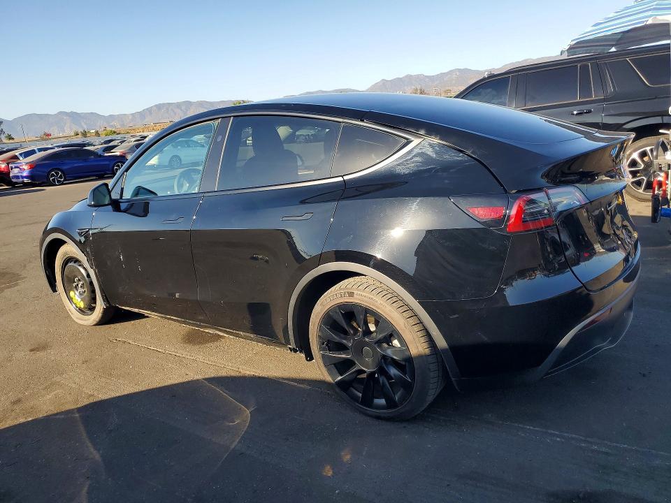 Фото 2 с аукциона – 2023 TESLA MODEL Y с VIN 7SAYGDEE1PF814327