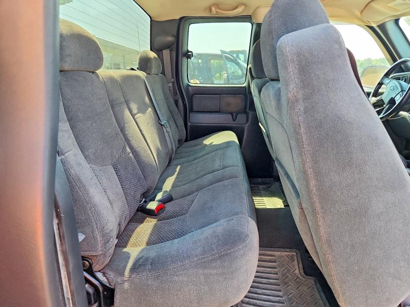 Photo 10 from auction – 2006 CHEVROLET SILVERADO with VIN 1GCEK19B36Z111320