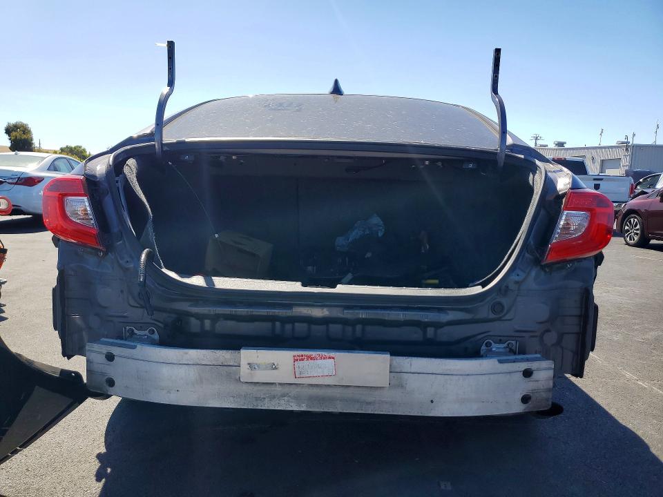 Снимка 6 от търг – 2019 HONDA ACCORD с VIN 1HGCV1F32KA098257