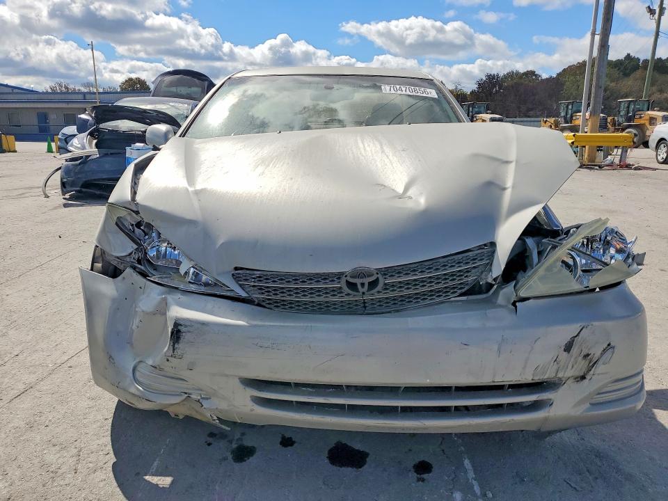 Photo 5 from auction – 2002 TOYOTA CAMRY with VIN 4T1BE32K02U540918