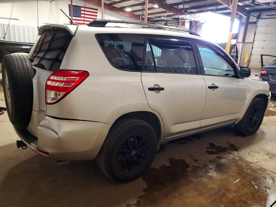Photo 3 from auction – 2009 TOYOTA RAV4 with VIN JTMBK33V09D002803