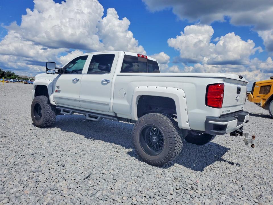 Photo 2 from auction – 2018 CHEVROLET SILVERADO with VIN 1GC1KWEY2JF198191