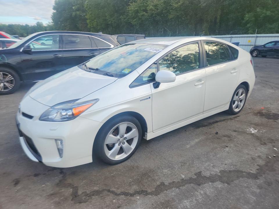 TOYOTA PRIUS 2015 с VIN JTDKN3DUXF0402996 - Снимка от търг