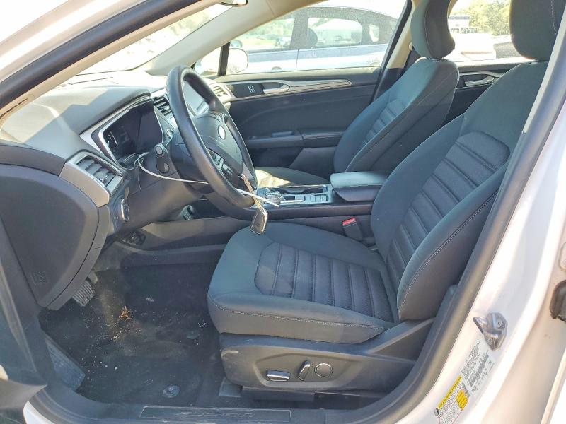Photo 7 from auction – 2019 FORD FUSION with VIN 3FA6P0LU5KR157939