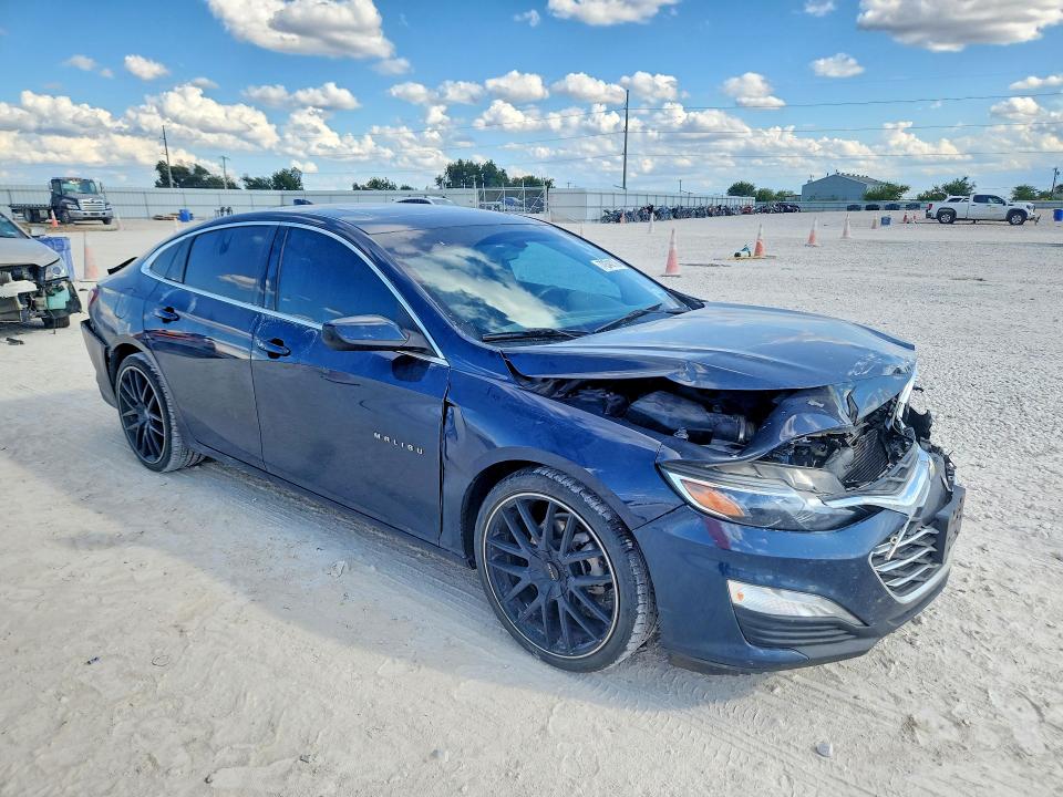 Photo 4 from auction – 2020 CHEVROLET MALIBU with VIN 1G1ZD5ST6LF024815