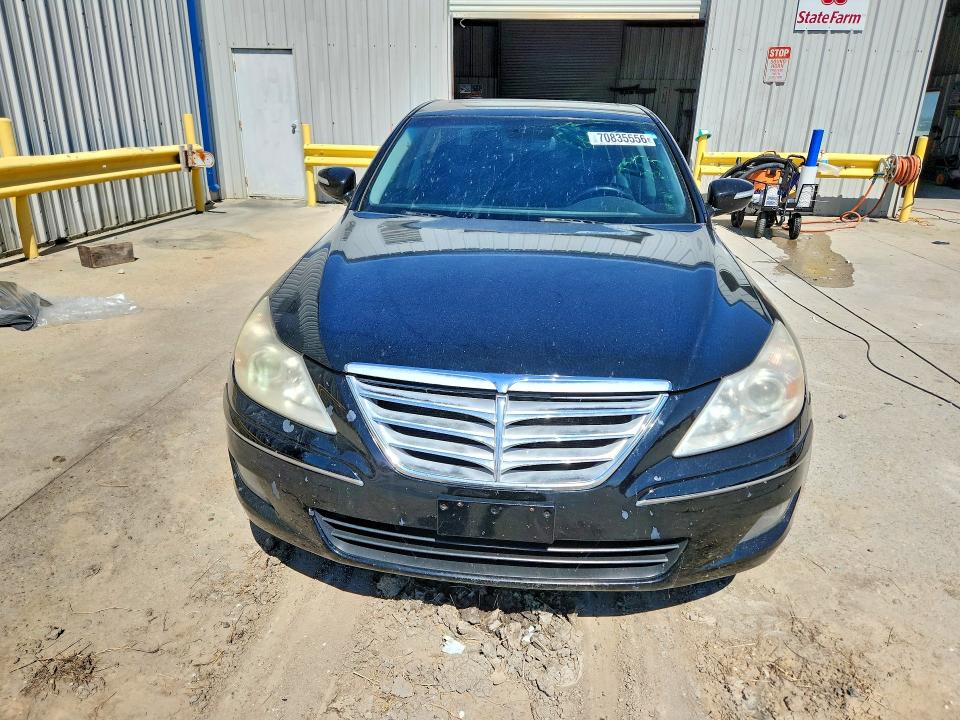 Photo 5 from auction – 2009 HYUNDAI GENESIS with VIN KMHGC46E99U017557