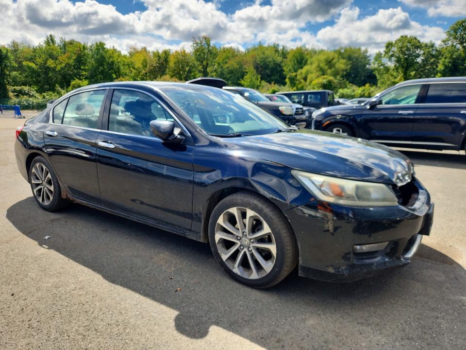 Photo 4 from auction – 2015 HONDA ACCORD with VIN 1HGCR2F57FA212948