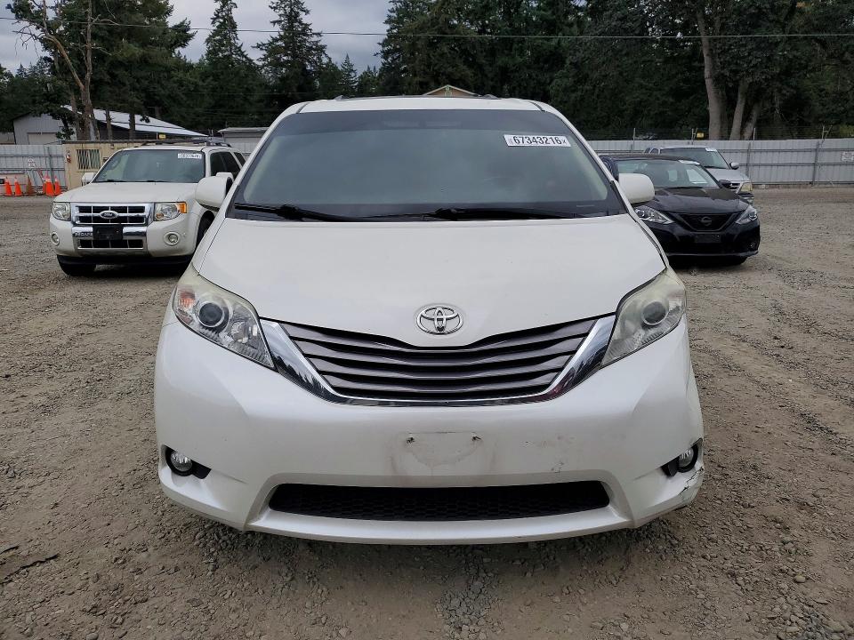 Photo 5 from auction – 2017 TOYOTA SIENNA with VIN 5TDDZ3DC8HS150654