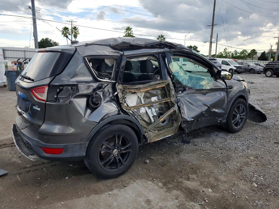 Photo 3 from auction – 2016 FORD ESCAPE with VIN 1FMCU0GX8GUB31065