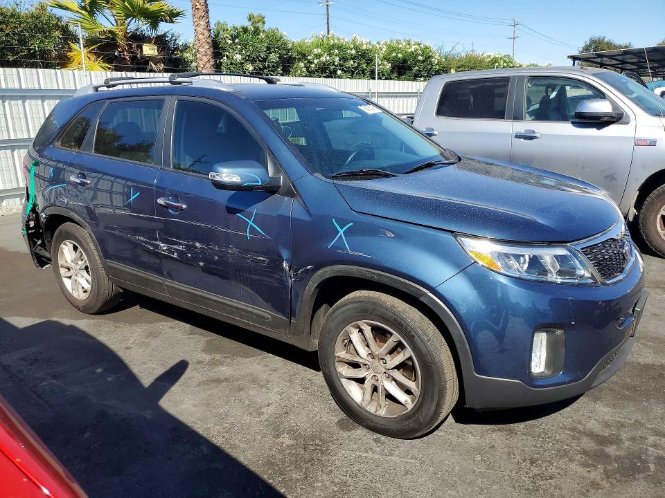 Photo 4 from auction – 2015 KIA SORENTO with VIN 5XYKT4A79FG608668
