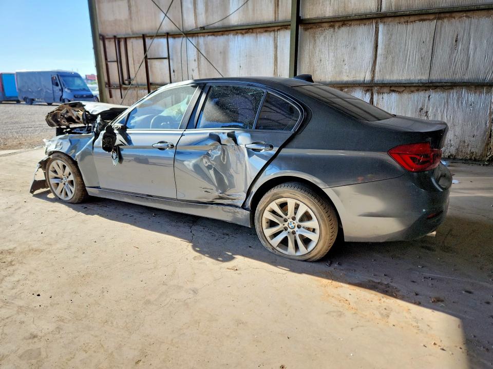 Photo 2 from auction – 2016 BMW 320 with VIN WBA8E1G54GNT99355