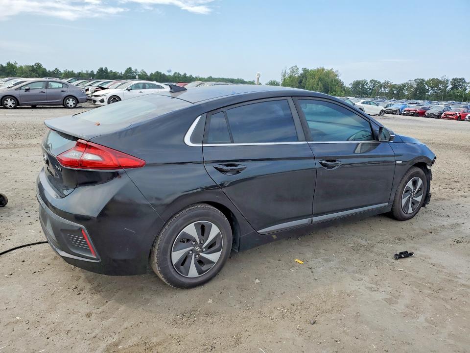 Photo 3 from auction – 2017 HYUNDAI IONIQ with VIN KMHC75LC6HU047674