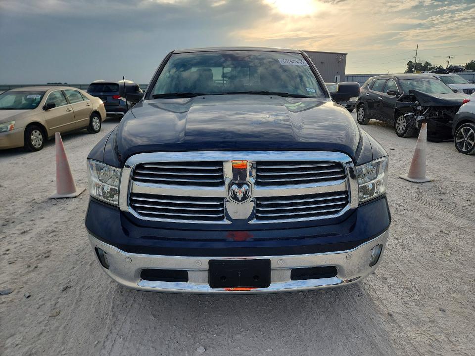 Photo 5 from auction – 2018 RAM 1500 with VIN 1C6RR7GG1JS311779