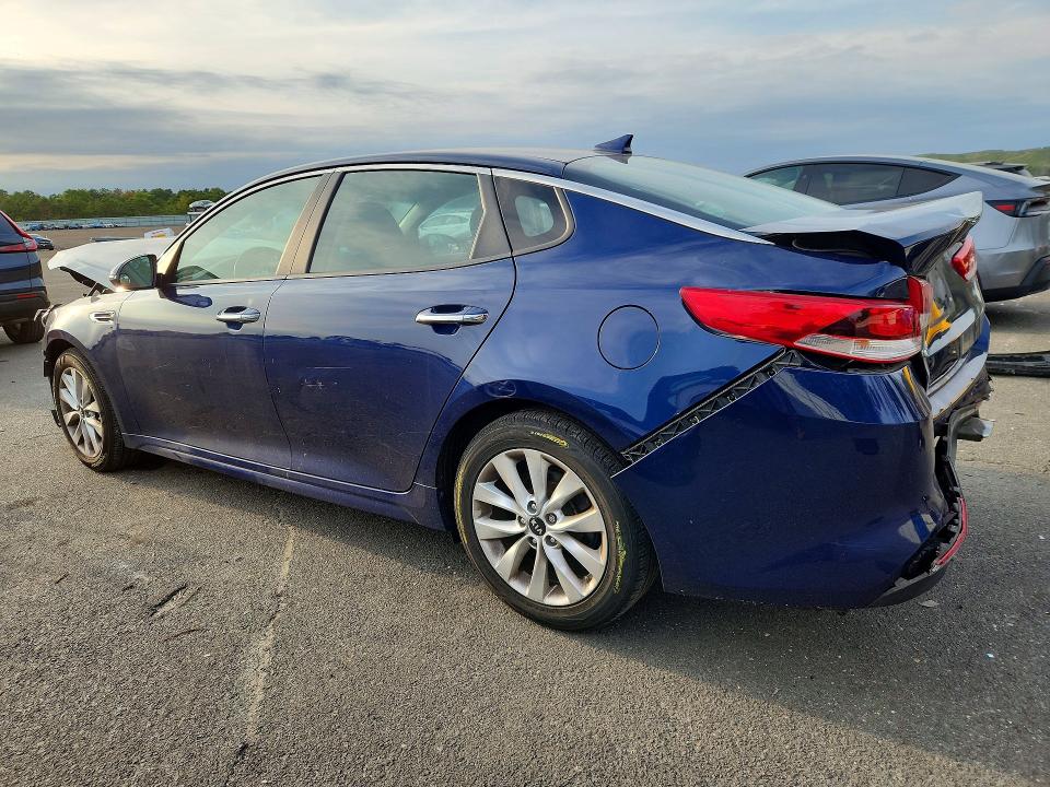 Снимка 2 от търг – 2018 KIA OPTIMA с VIN 5XXGT4L37JG264643