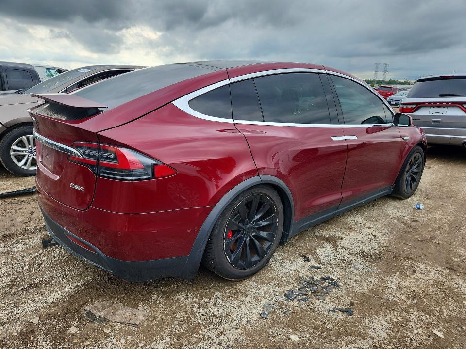 Photo 3 from auction – 2016 TESLA MODEL X with VIN 5YJXCBE42GFS00337