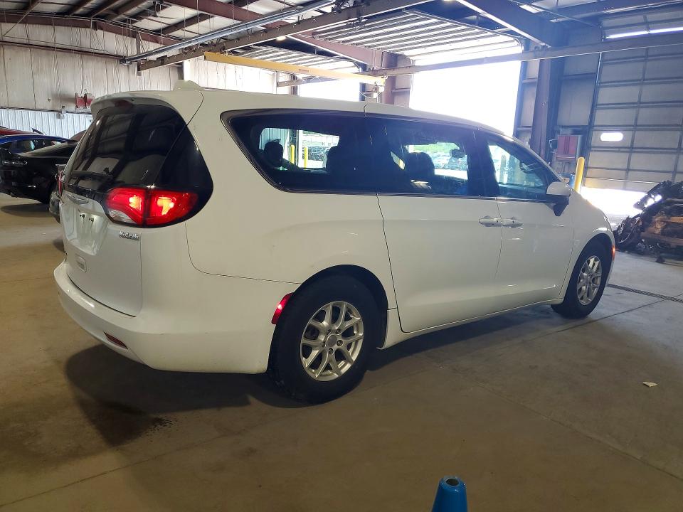 Photo 3 from auction – 2017 CHRYSLER PACIFICA with VIN 2C4RC1DG6HR508213