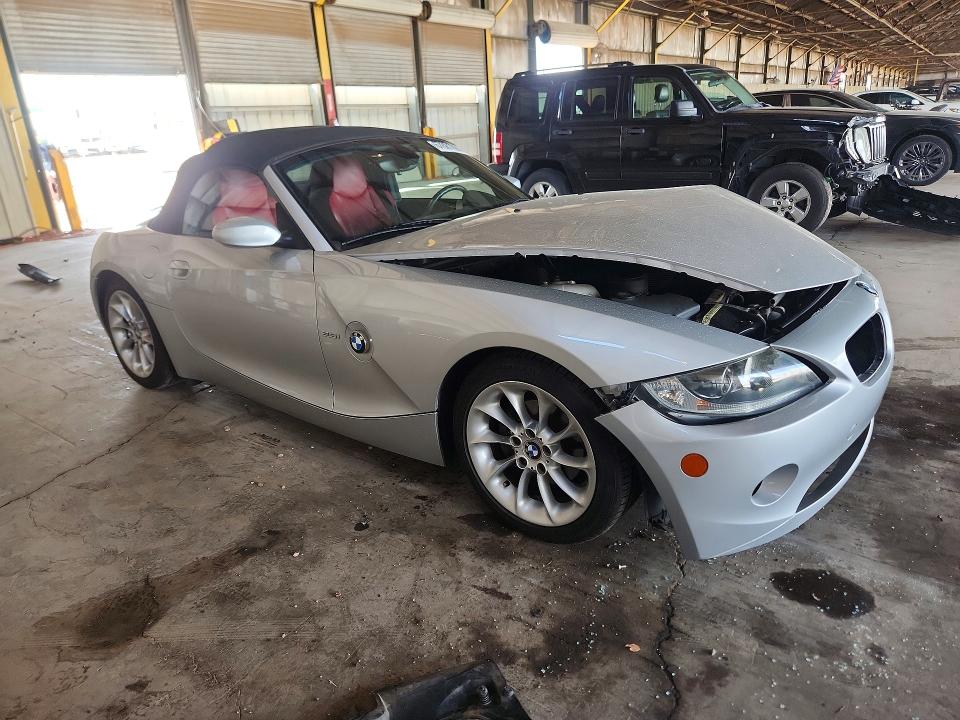 Photo 4 from auction – 2005 BMW Z4 with VIN 4USBT33525LS55368